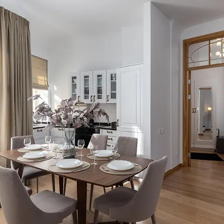 Art Noveau Old Town Appartement