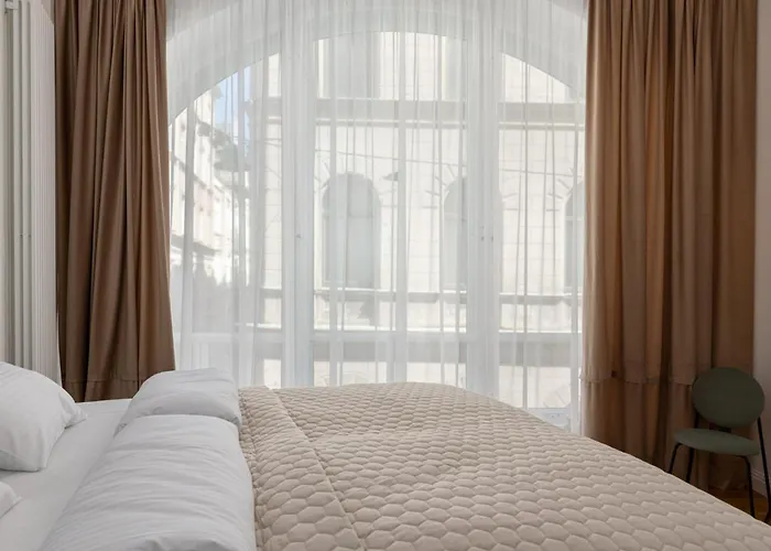 Art Noveau Old Town Daire *